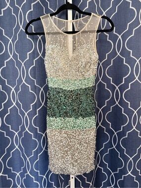 Sherri Hill Silver and Green Sequin Sheath Mini Dress *FLAWED* Sz 0 E3